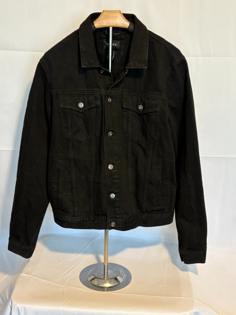 Forever 21 Men's Jean Jacket Size L